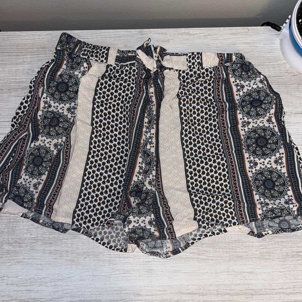 Art class kids shorts